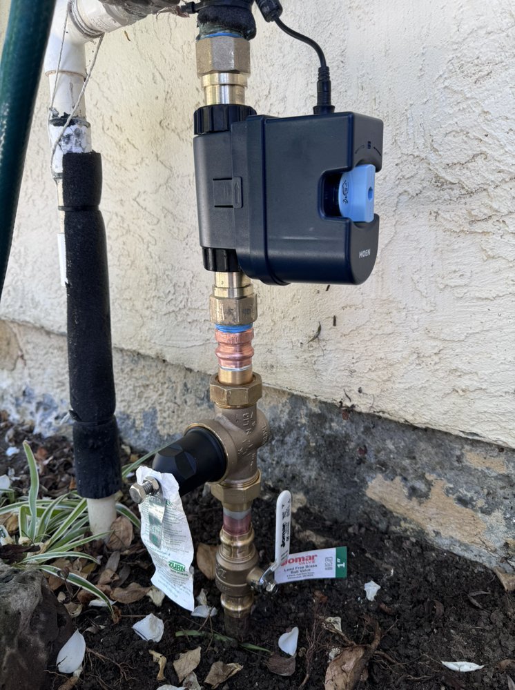 Smart automatic water shutoff valve installed on main water line